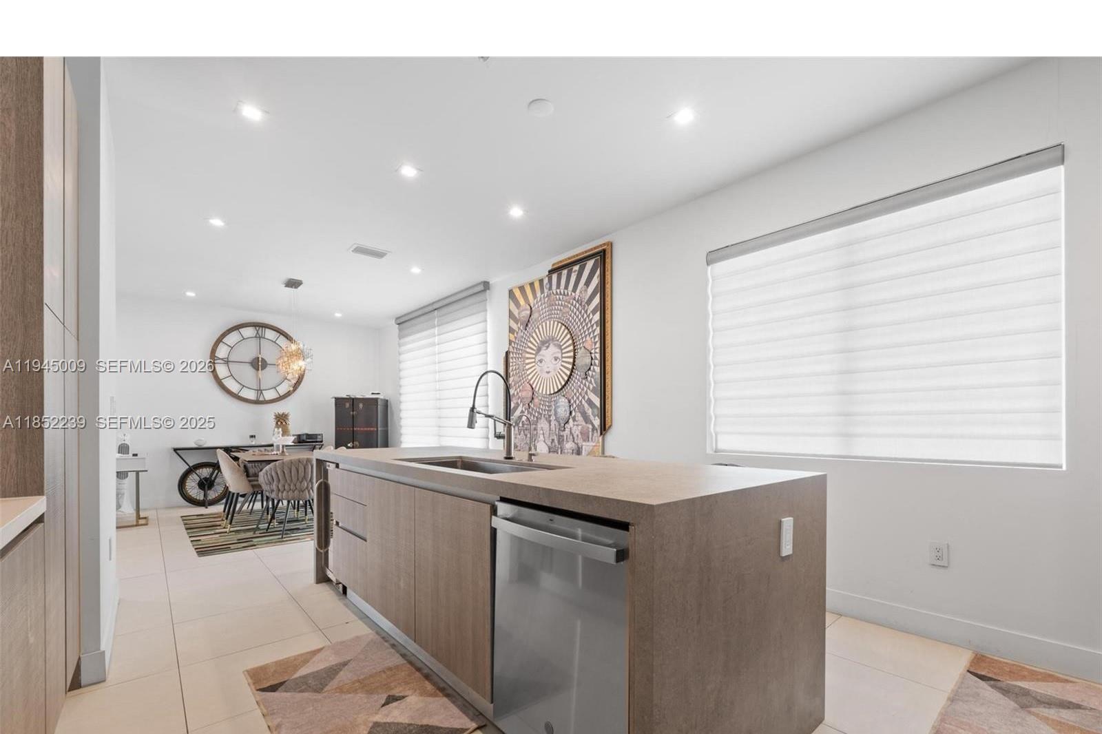 6810 NW 103rd Pl Doral, FL 33178