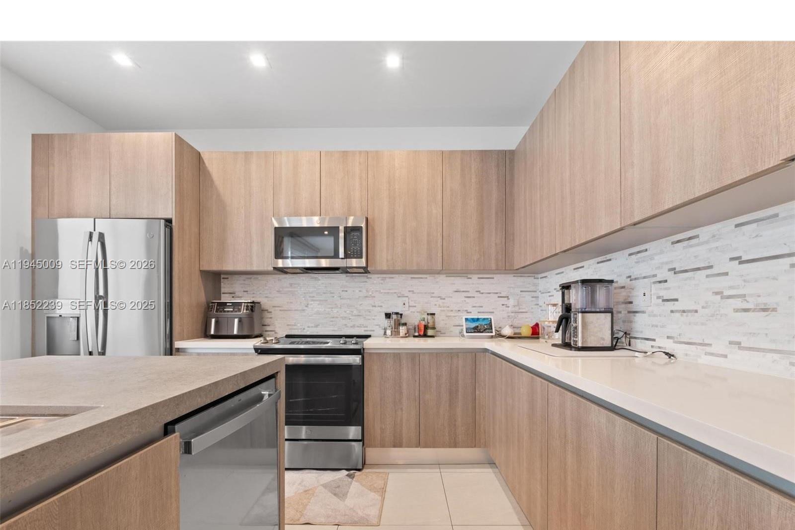 6810 NW 103rd Pl Doral, FL 33178