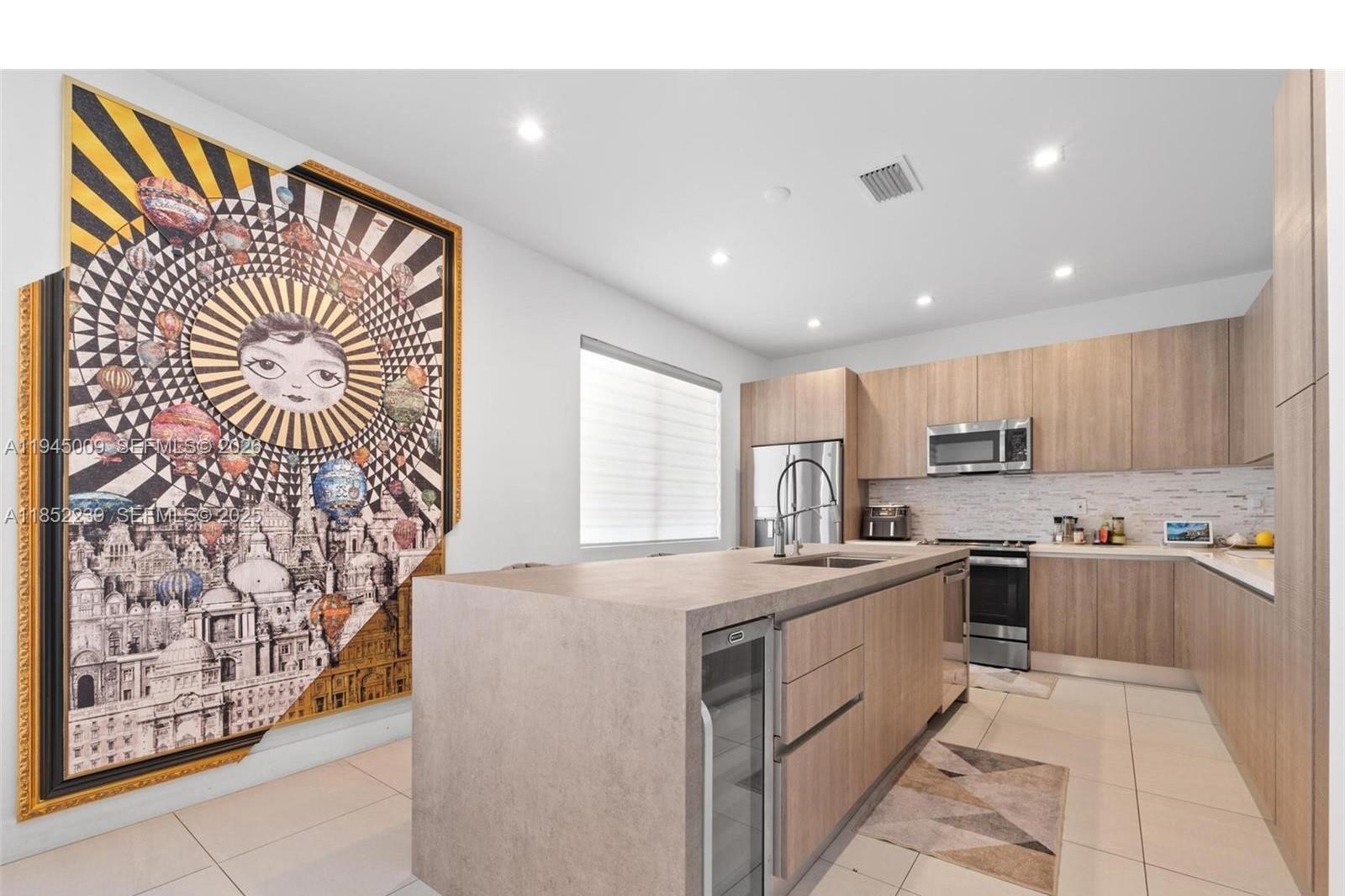 6810 NW 103rd Pl Doral, FL 33178