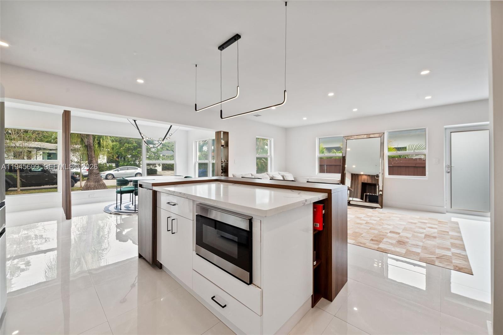 2180 SW 20th St Miami, FL 33145