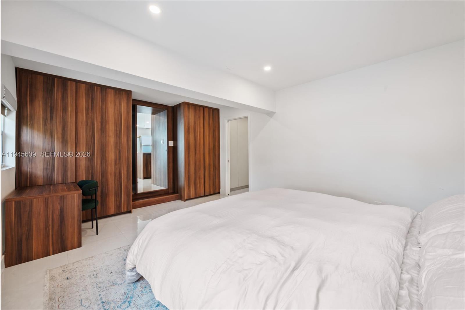 2180 SW 20th St Miami, FL 33145