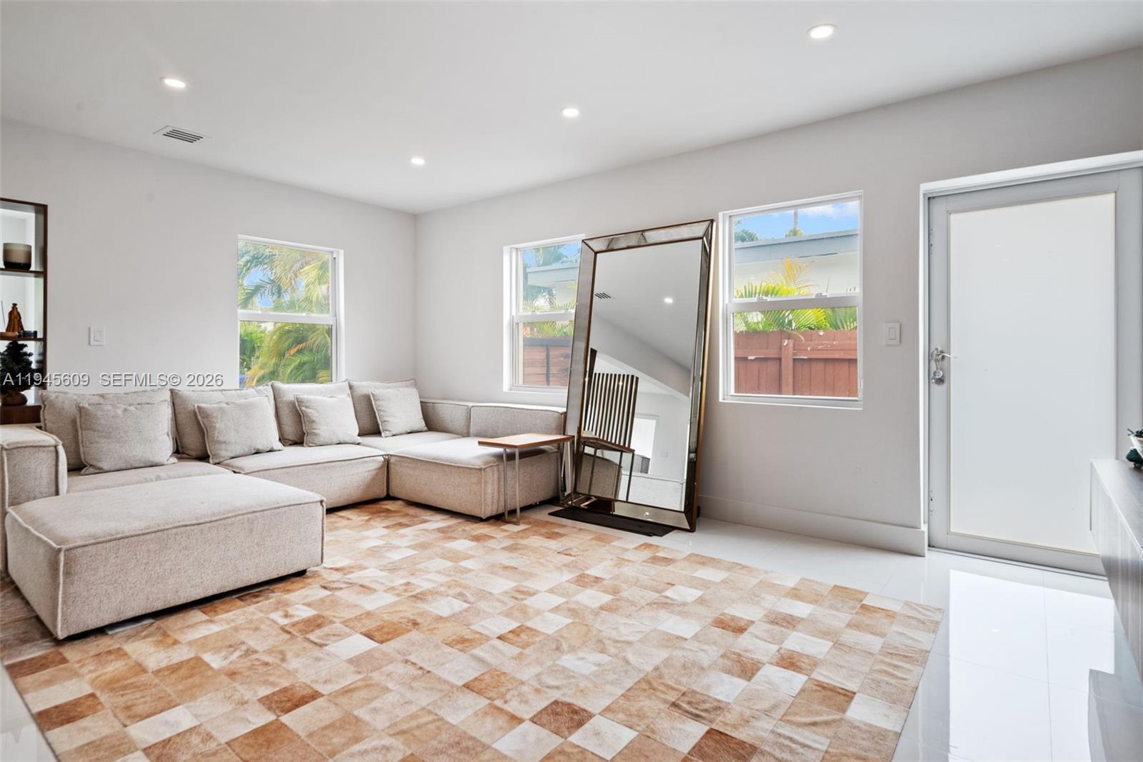 2180 SW 20th St Miami, FL 33145