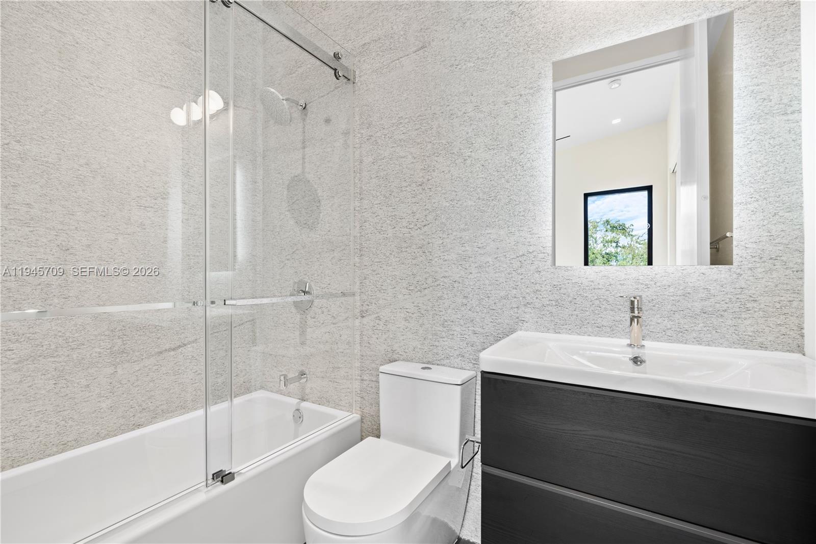 536 W 51st St Miami Beach, FL 33140