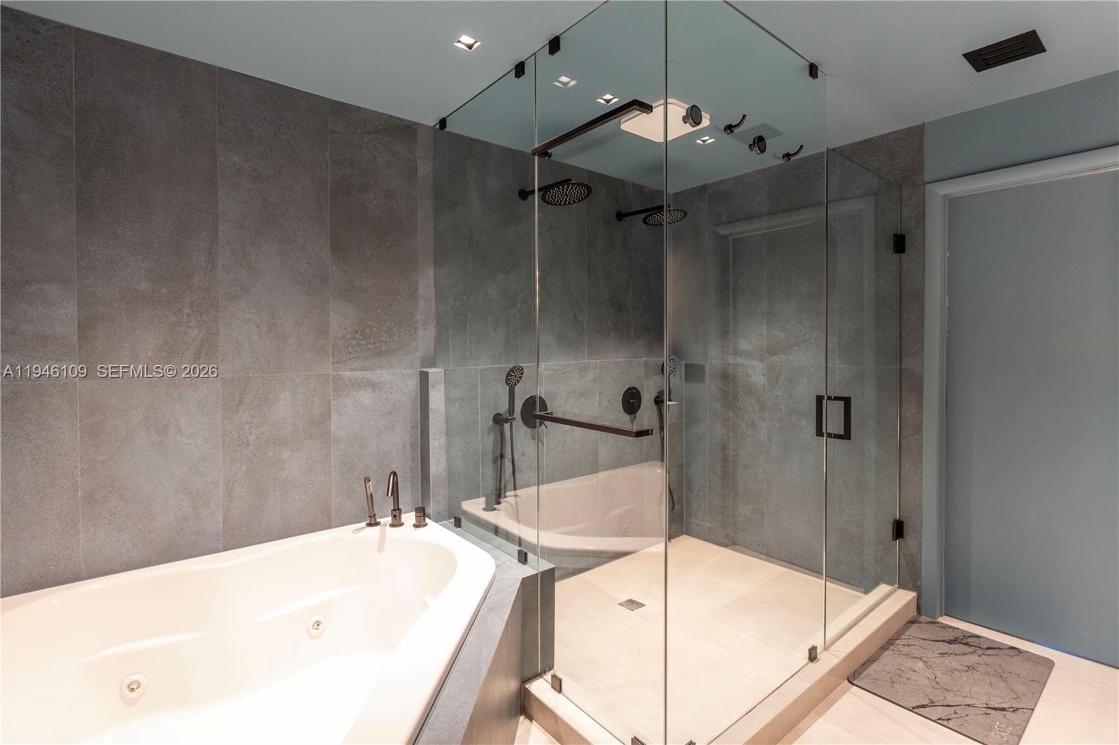 700 NE 25th St #2002 Miami, FL 33137