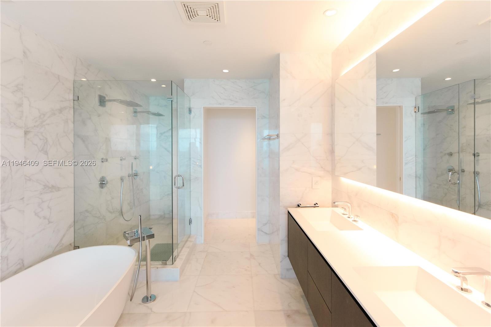 Undisclosed Address Miami Beach, FL 33141