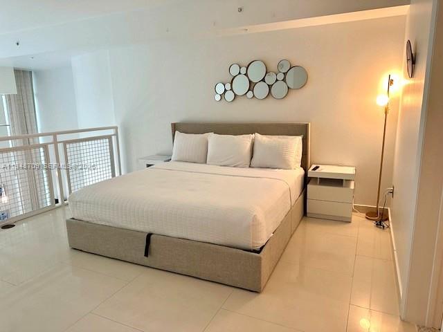 image Vizcayne South9