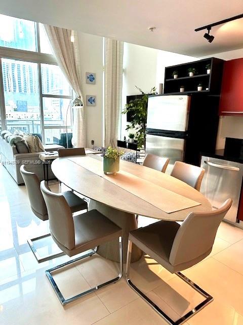 image Vizcayne South12