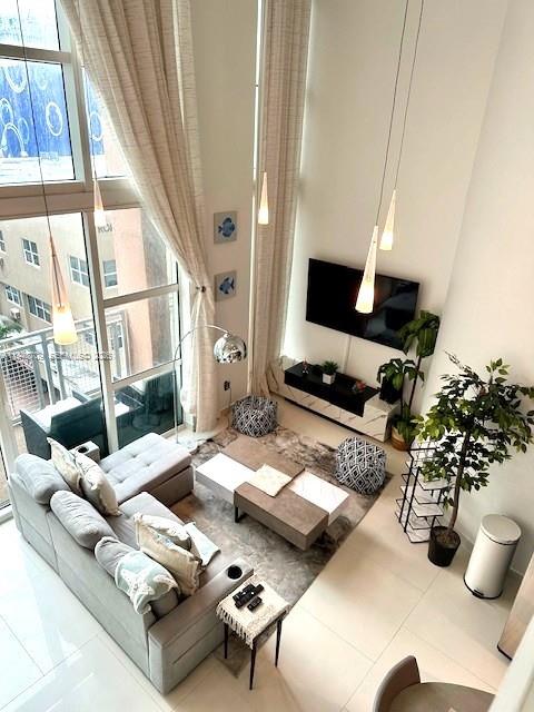 image Vizcayne South7