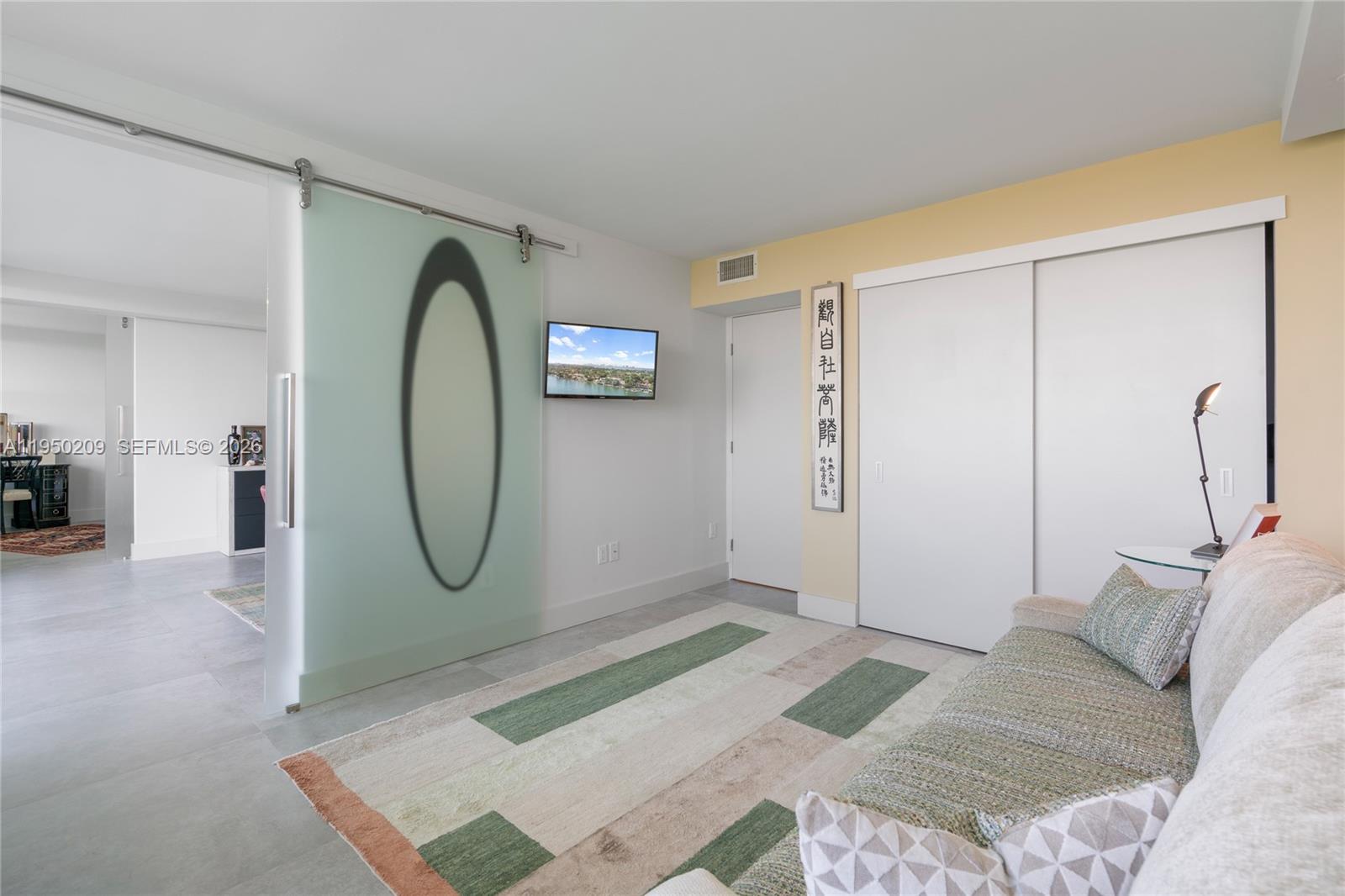 5750 Collins Ave #15E Miami Beach, FL 33140