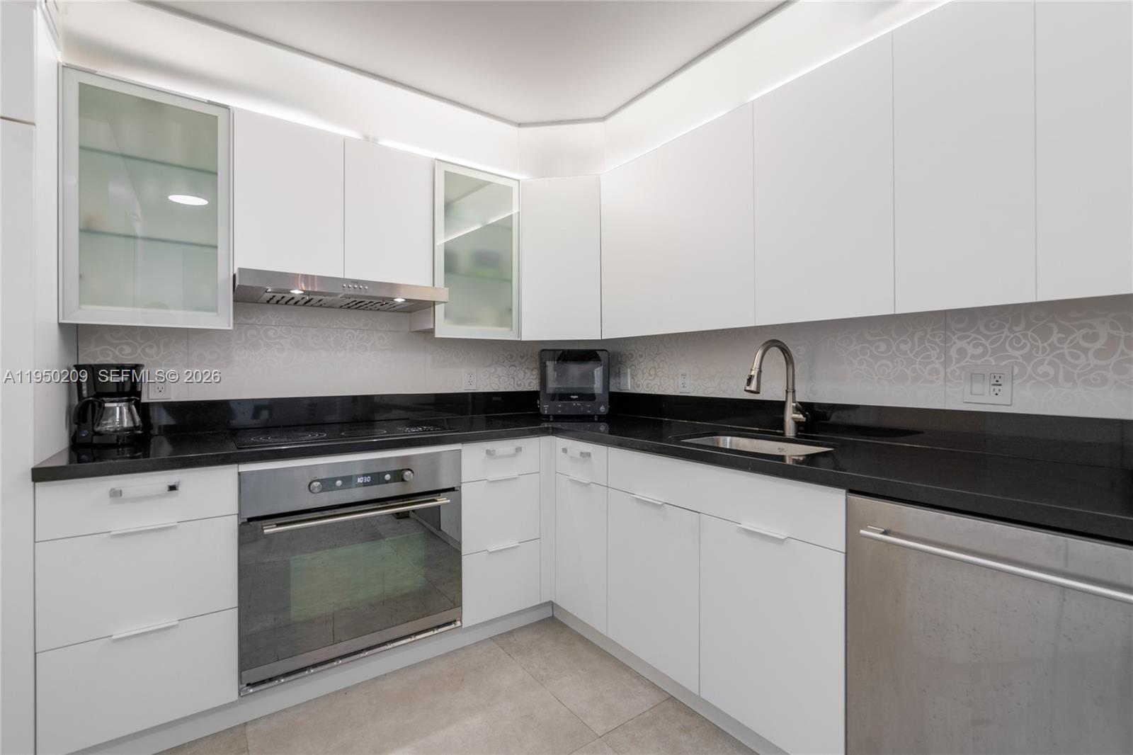 5750 Collins Ave #15E Miami Beach, FL 33140