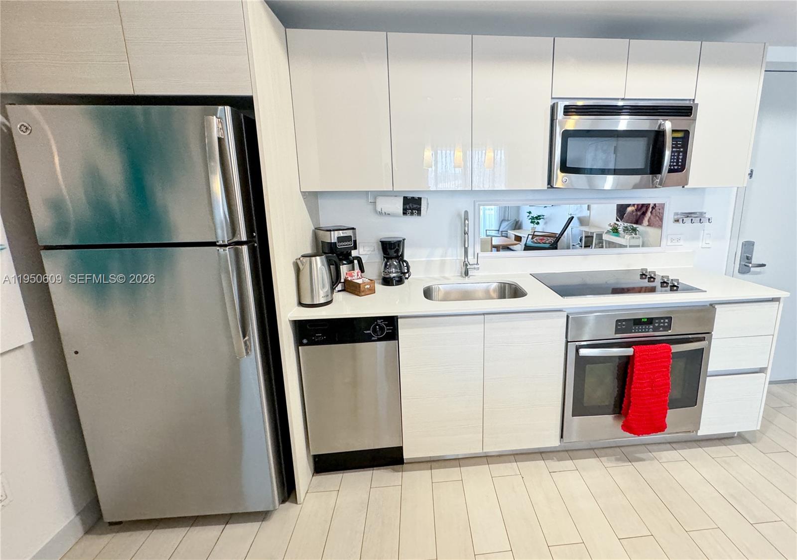 image Beachwalk Condominium10