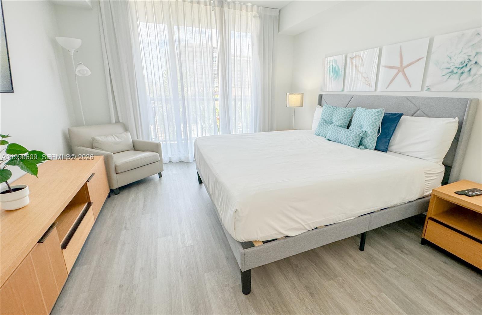 image Beachwalk Condominium14