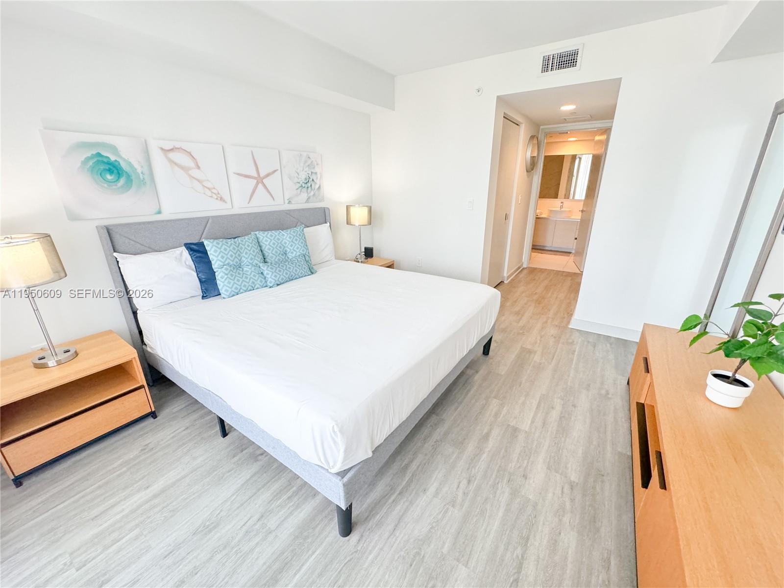 image Beachwalk Condominium16