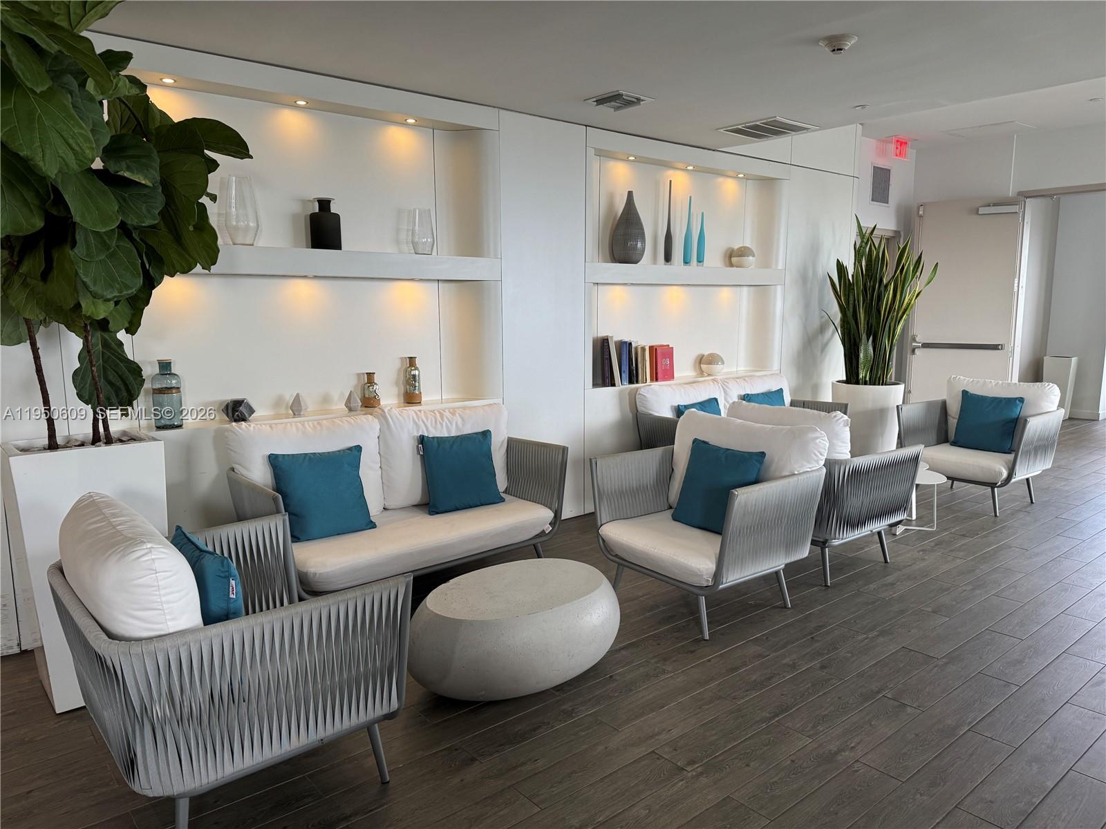 image Beachwalk Condominium32