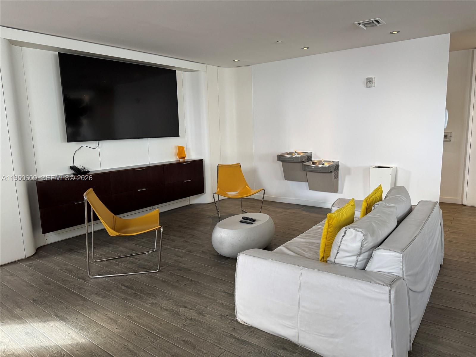 image Beachwalk Condominium33