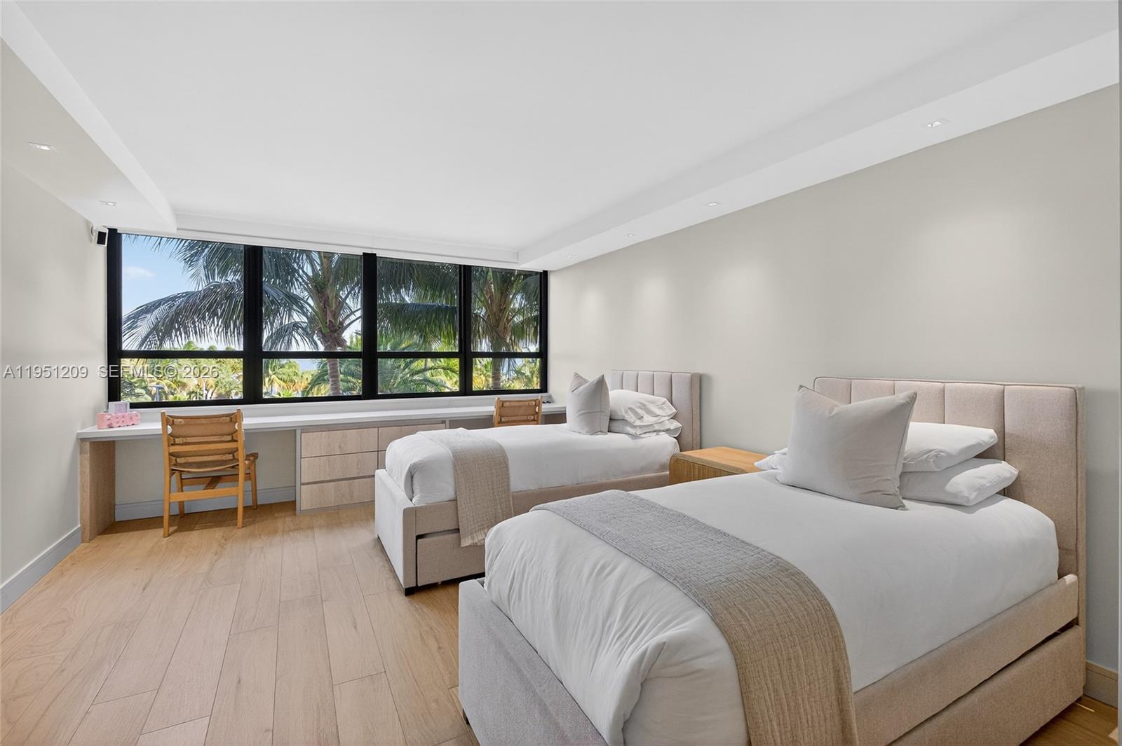 image Three Grove Isle12