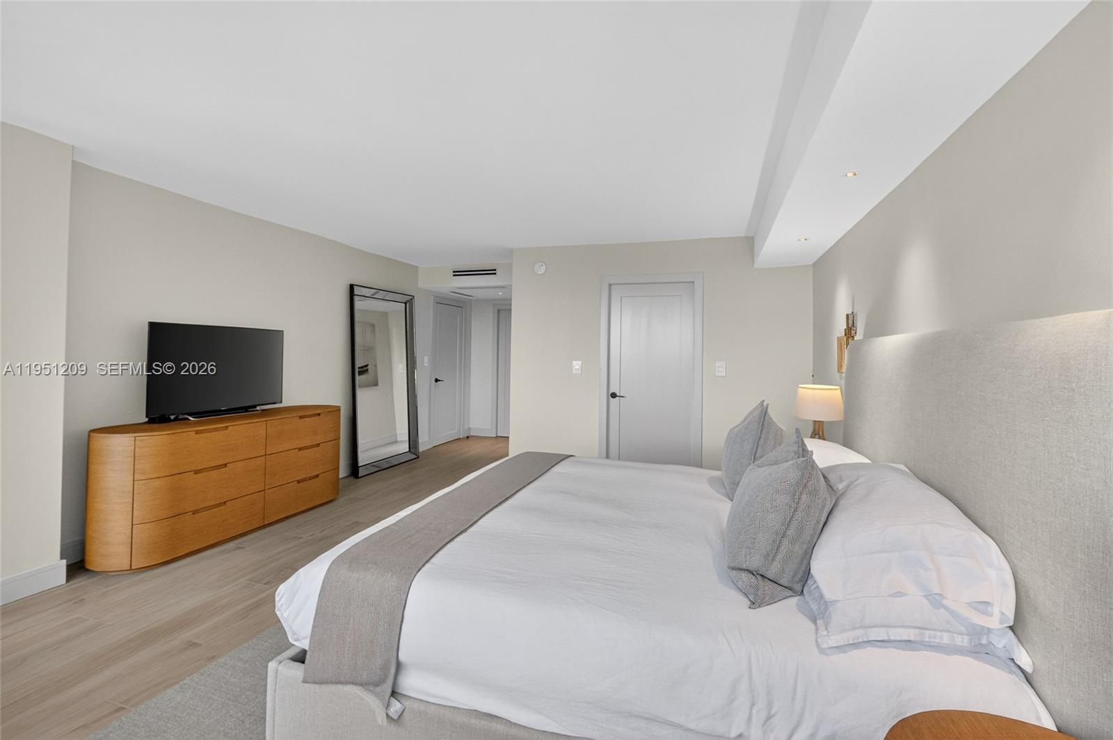 image Three Grove Isle24