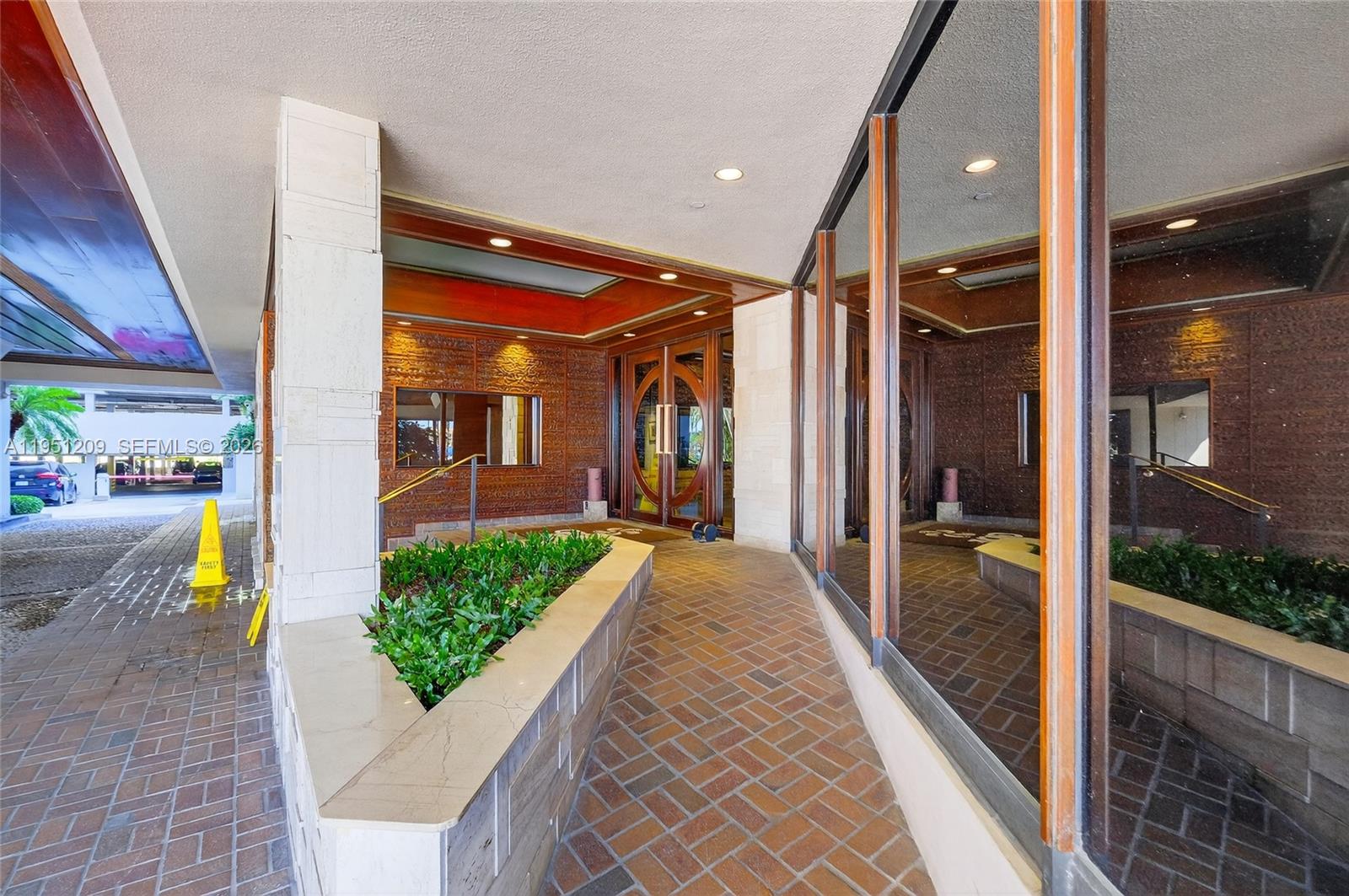 image Three Grove Isle31