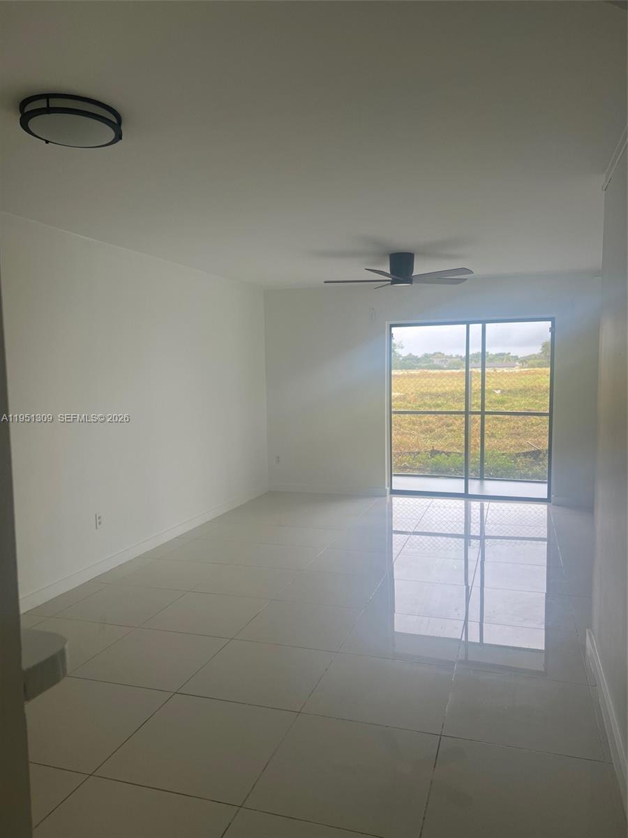 842 NE 209th St #105-37