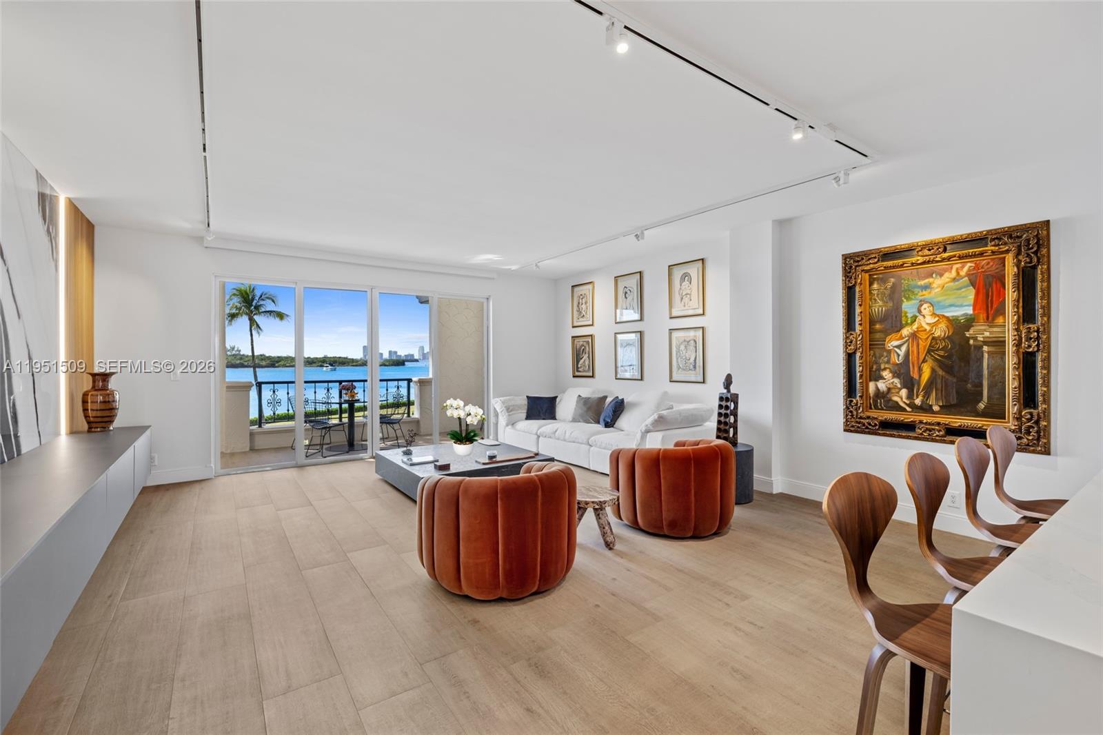 2225 Fisher Is Dr #3205 Miami Beach, FL 33109
