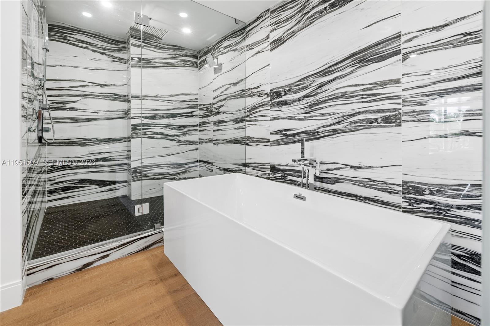 2225 Fisher Is Dr #3205 Miami Beach, FL 33109