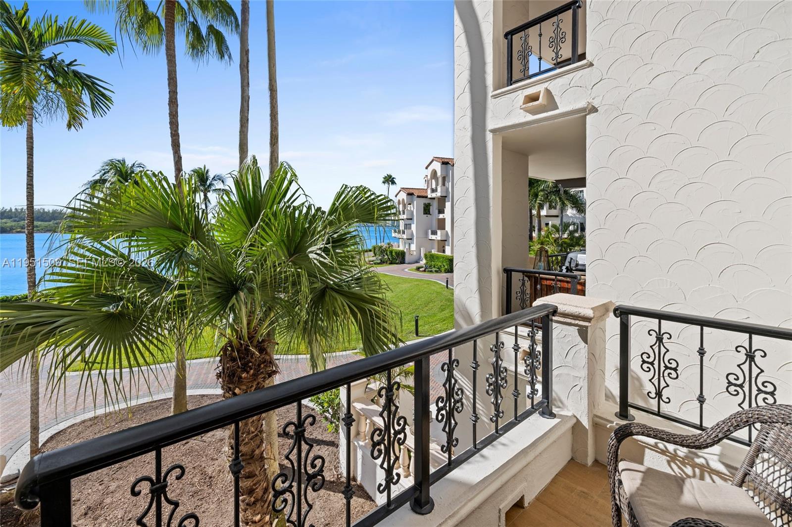 2225 Fisher Is Dr #3205 Miami Beach, FL 33109