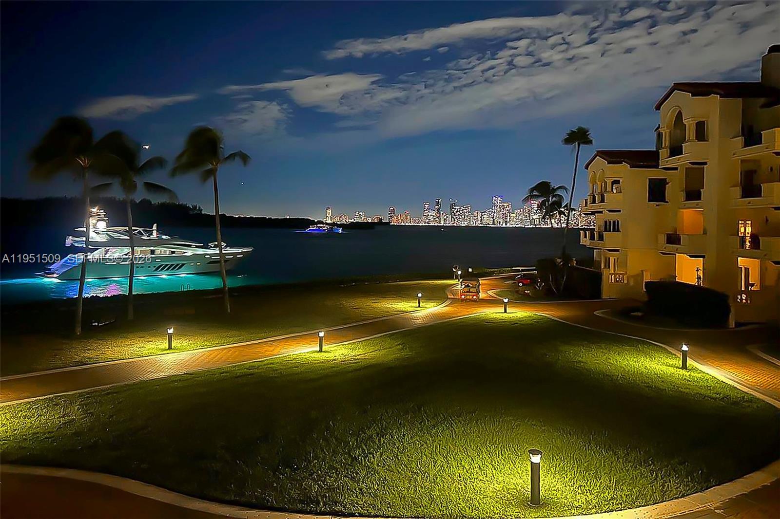 2225 Fisher Is Dr #3205 Miami Beach, FL 33109