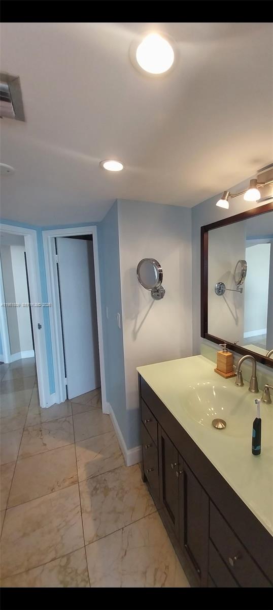 image Brickell Bay Club11