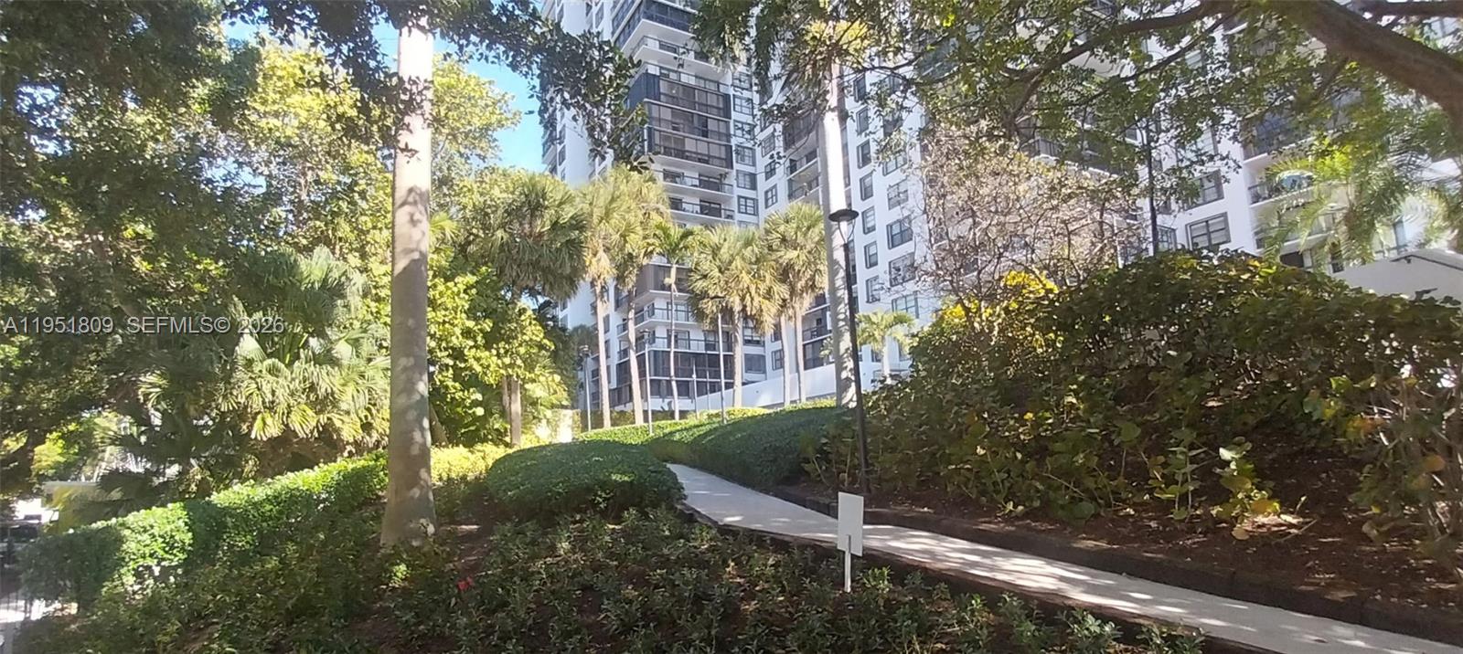 image Brickell Bay Club30