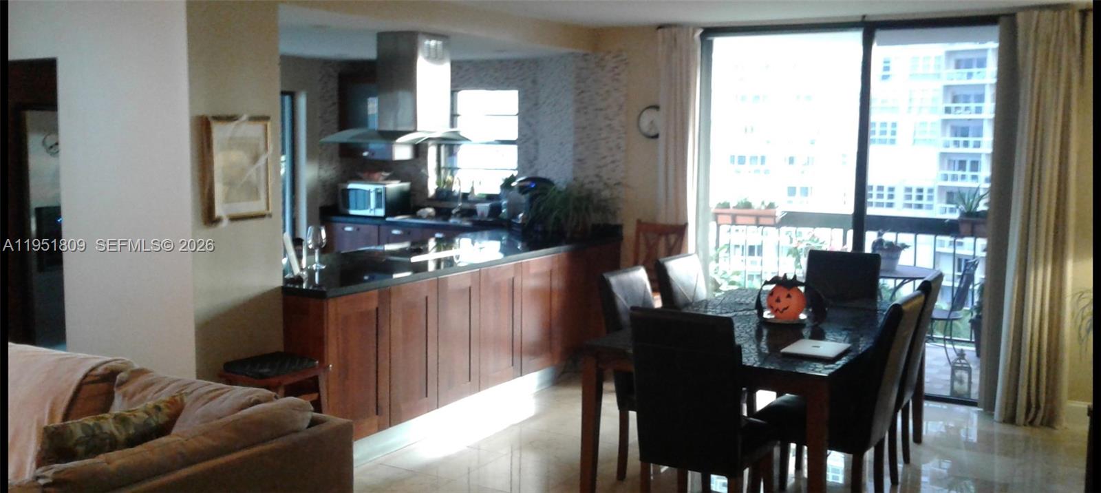 image Brickell Bay Club4