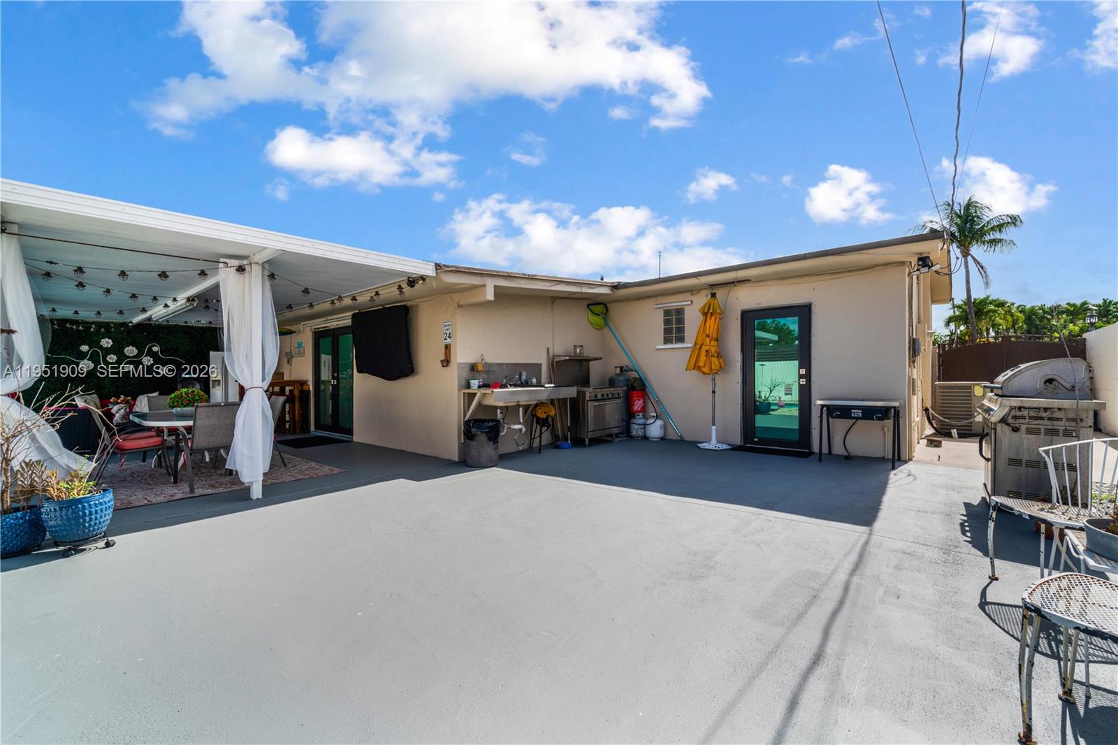 8065 W 14th Ct Hialeah, FL 33014