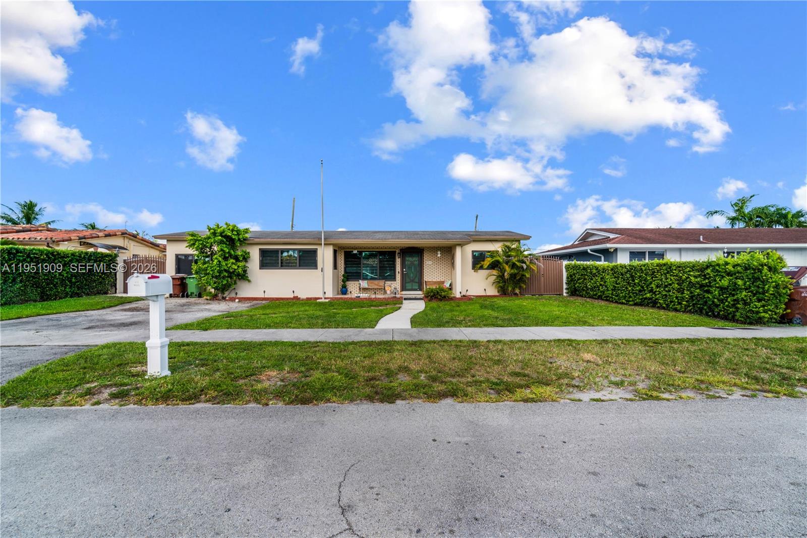 8065 W 14th Ct Hialeah, FL 33014