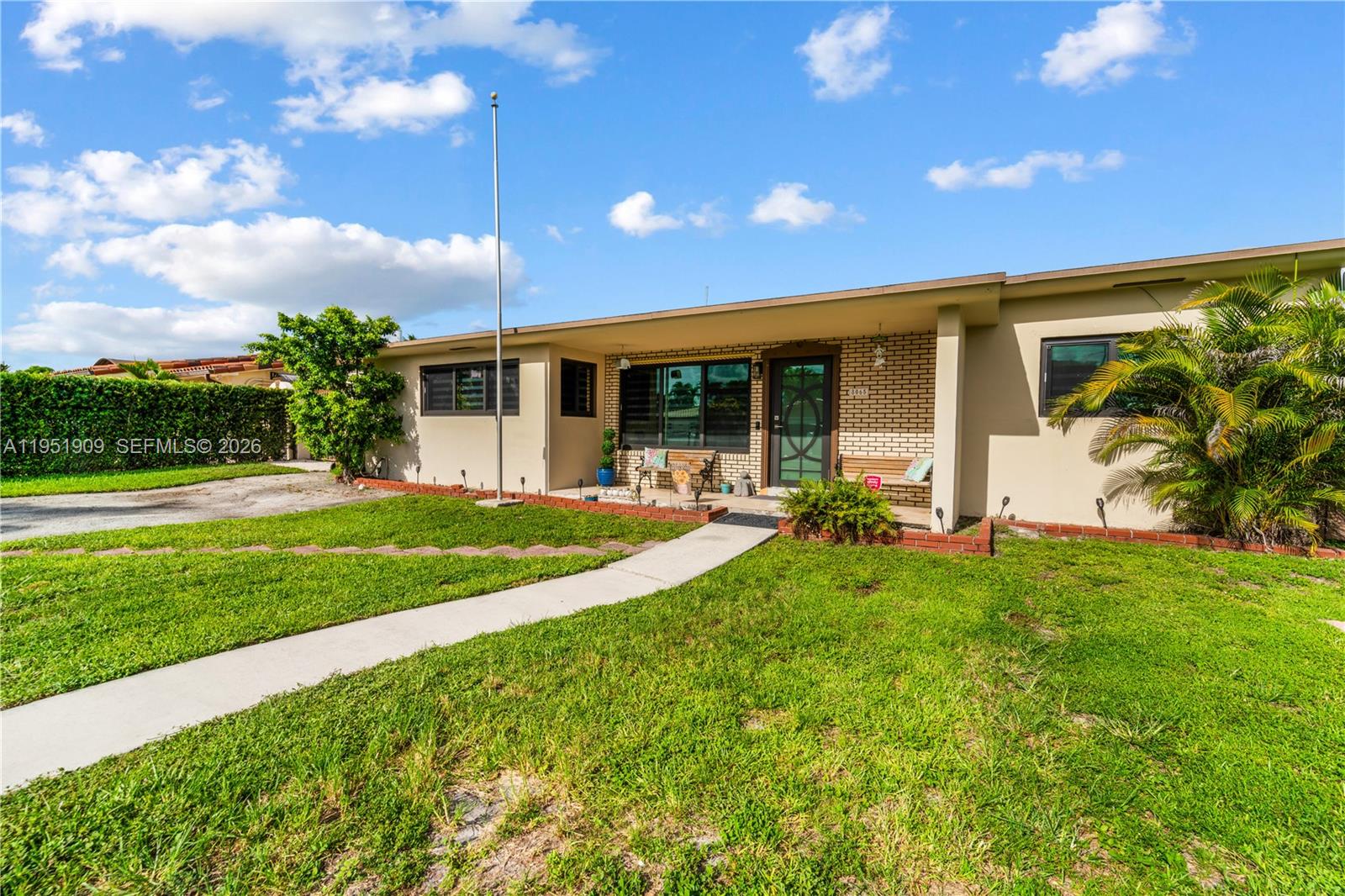 8065 W 14th Ct Hialeah, FL 33014