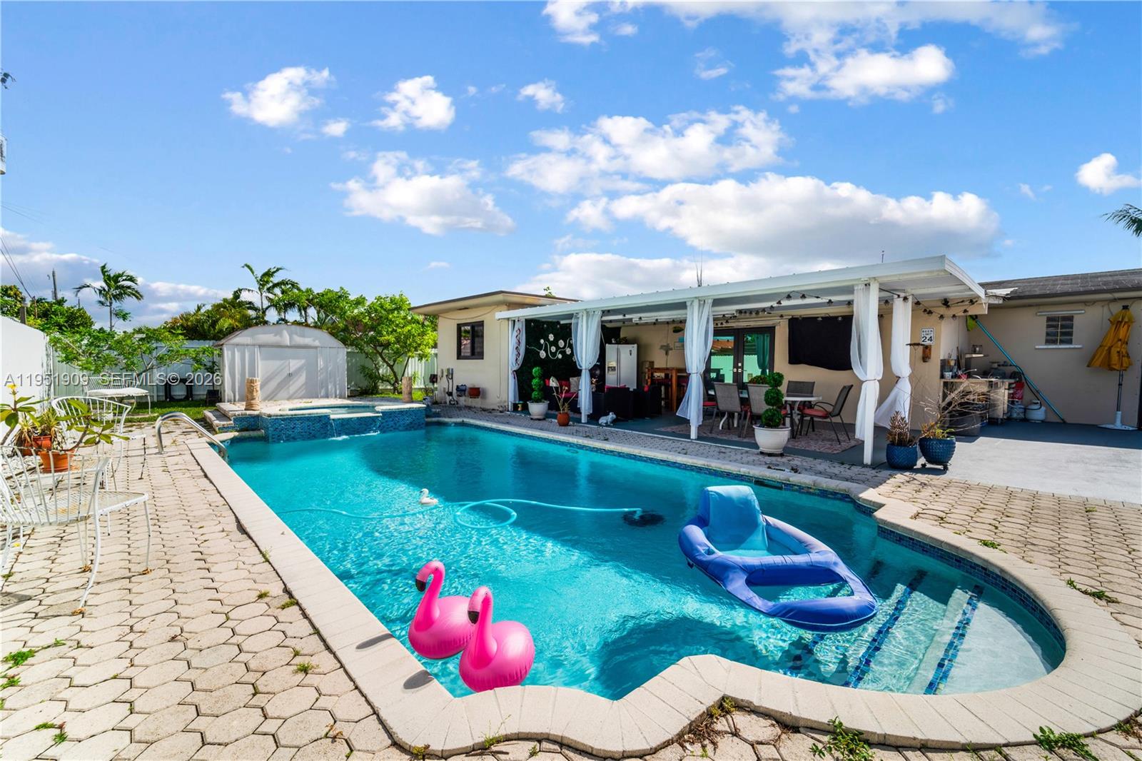 8065 W 14th Ct Hialeah, FL 33014