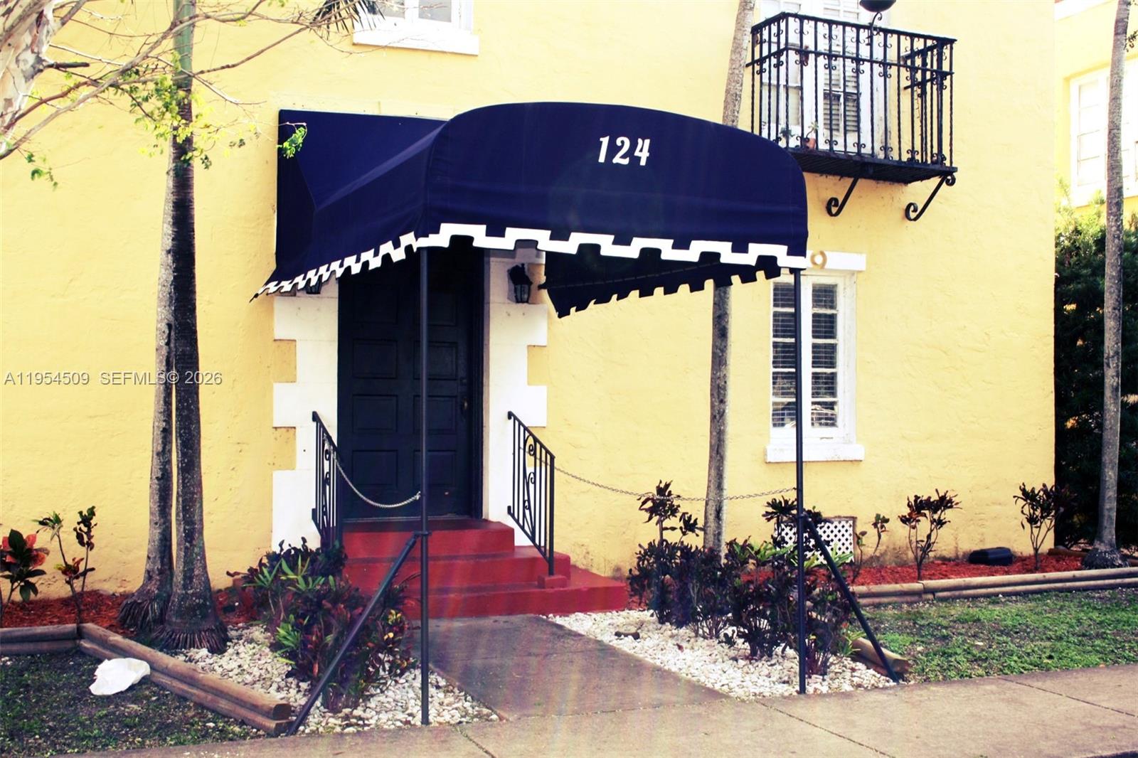124 Mendoza Ave #1A