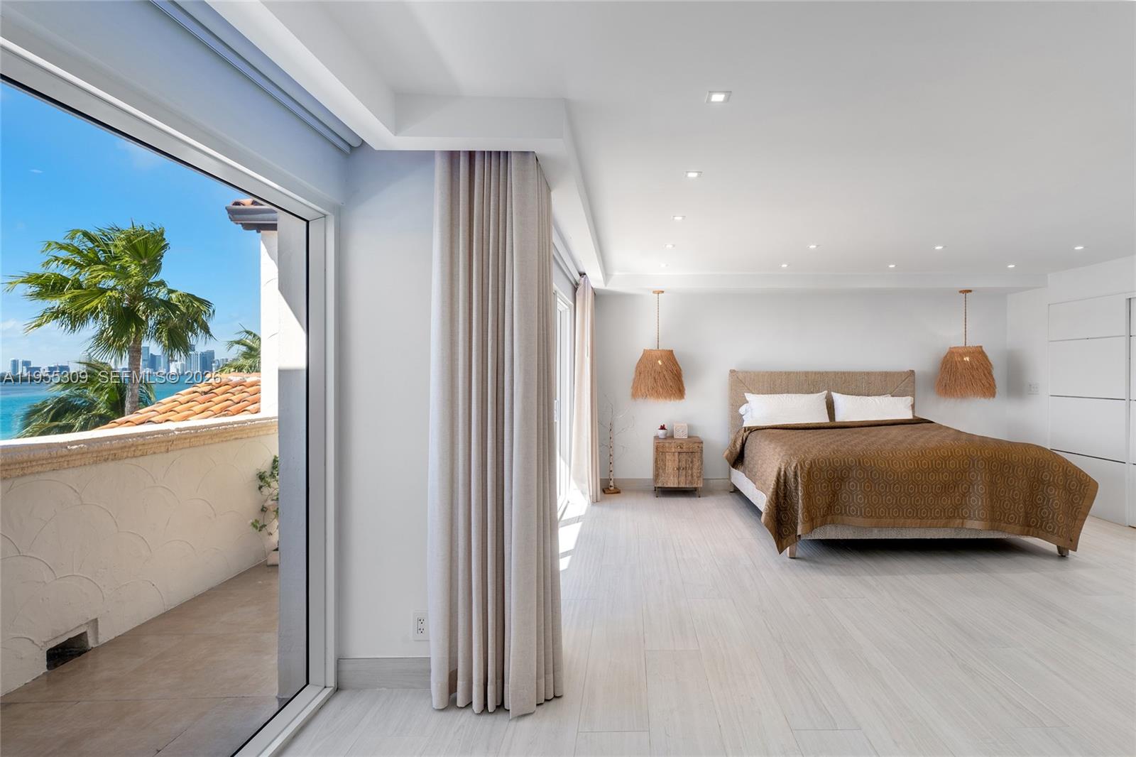 2443 Fisher Is Dr #5403 Miami, FL 33109