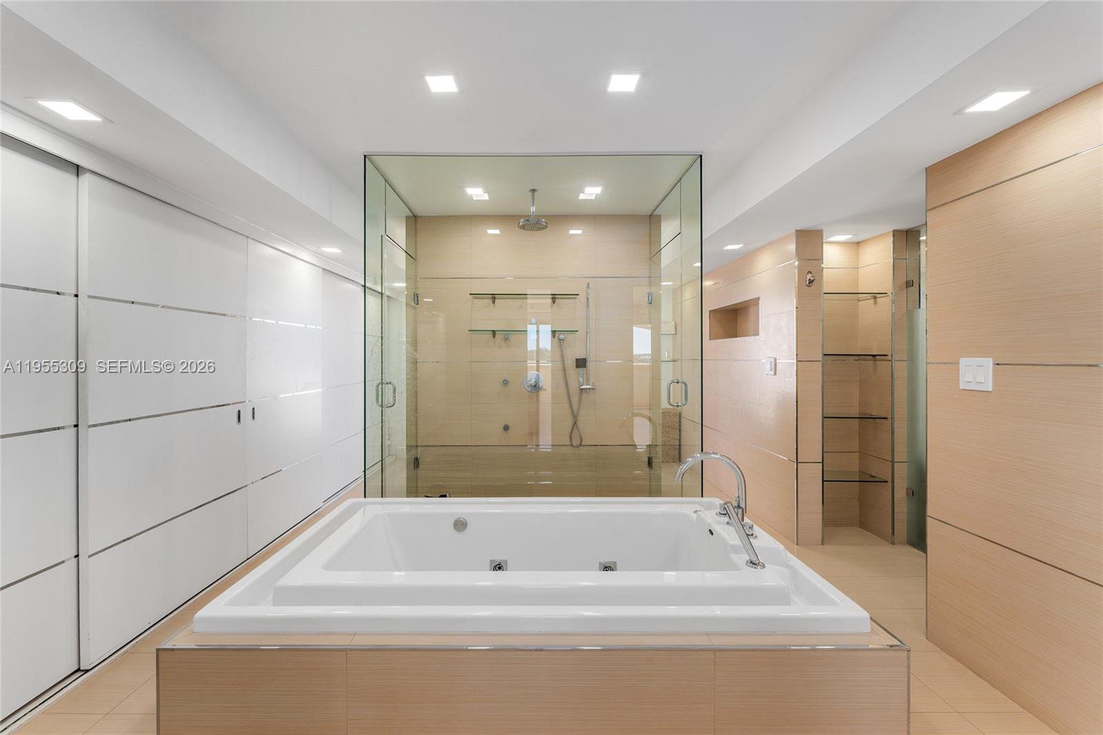 2443 Fisher Is Dr #5403 Miami, FL 33109