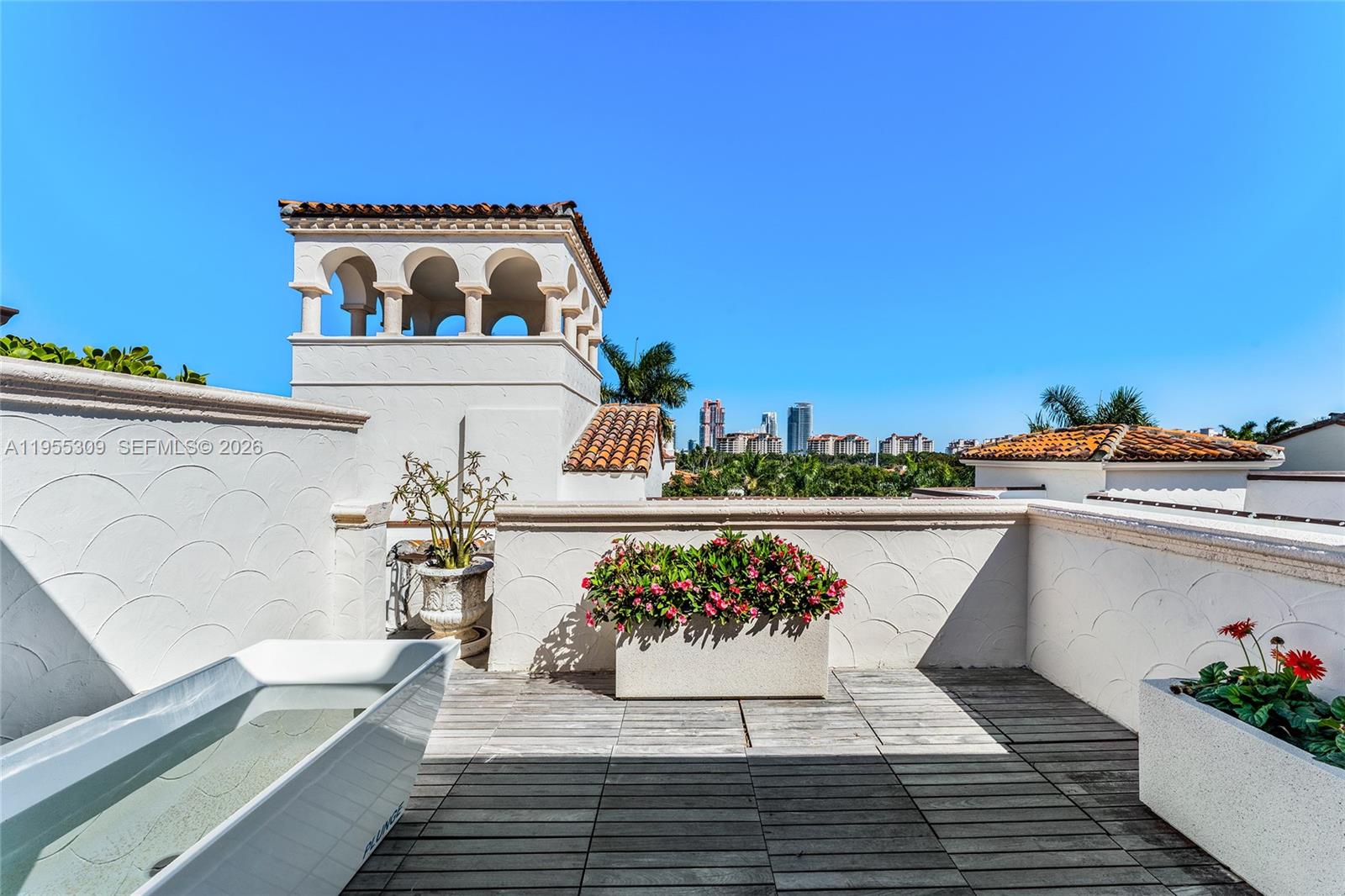 2443 Fisher Is Dr #5403 Miami, FL 33109