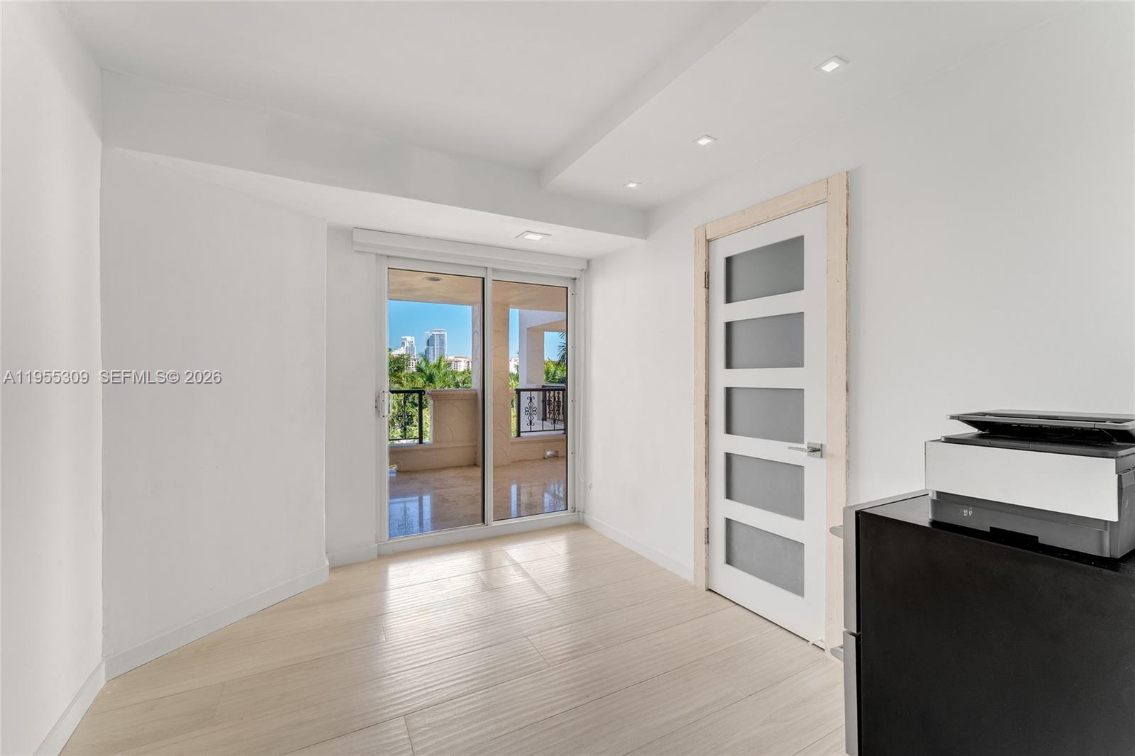 2443 Fisher Is Dr #5403 Miami, FL 33109