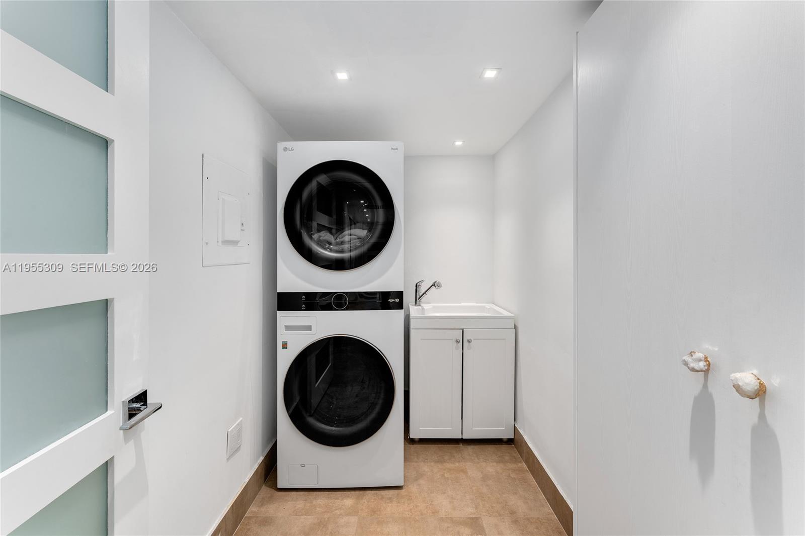 2443 Fisher Is Dr #5403 Miami, FL 33109