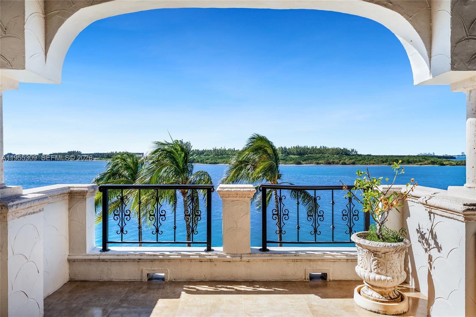 2443 Fisher Is Dr #5403 Miami, FL 33109