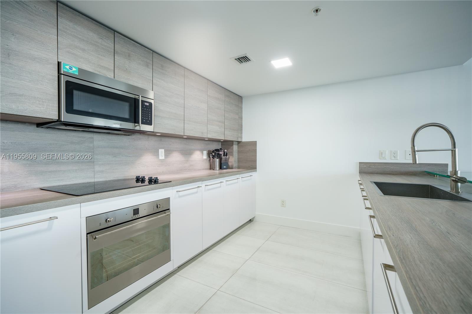 image 400 Sunny Isles12