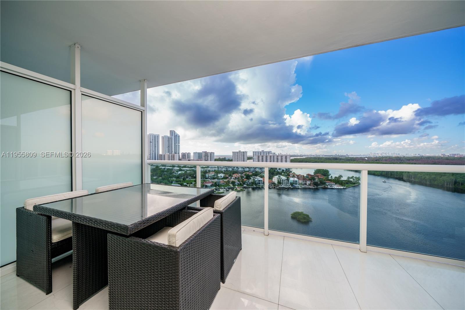 image 400 Sunny Isles3