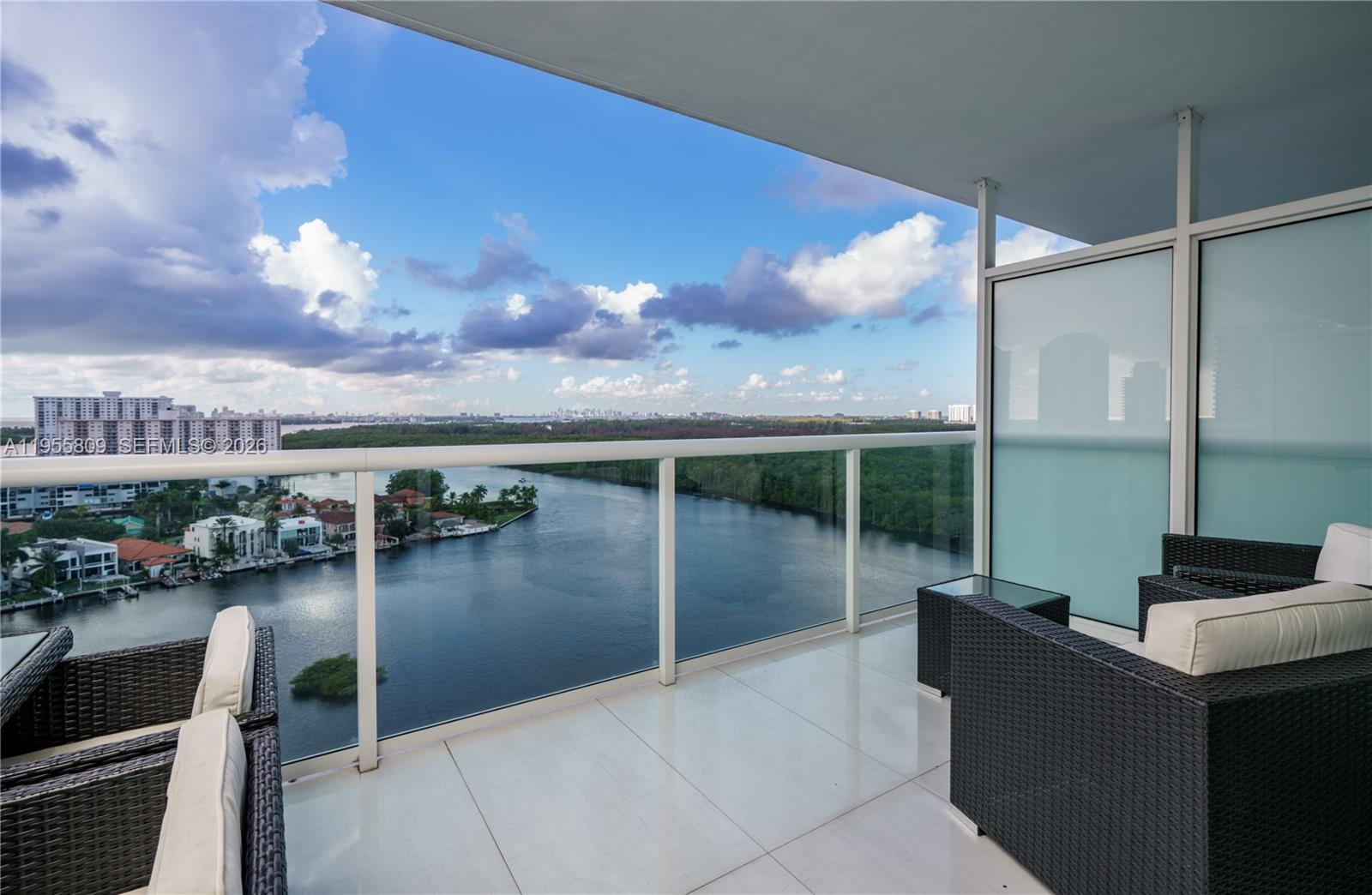 image 400 Sunny Isles4