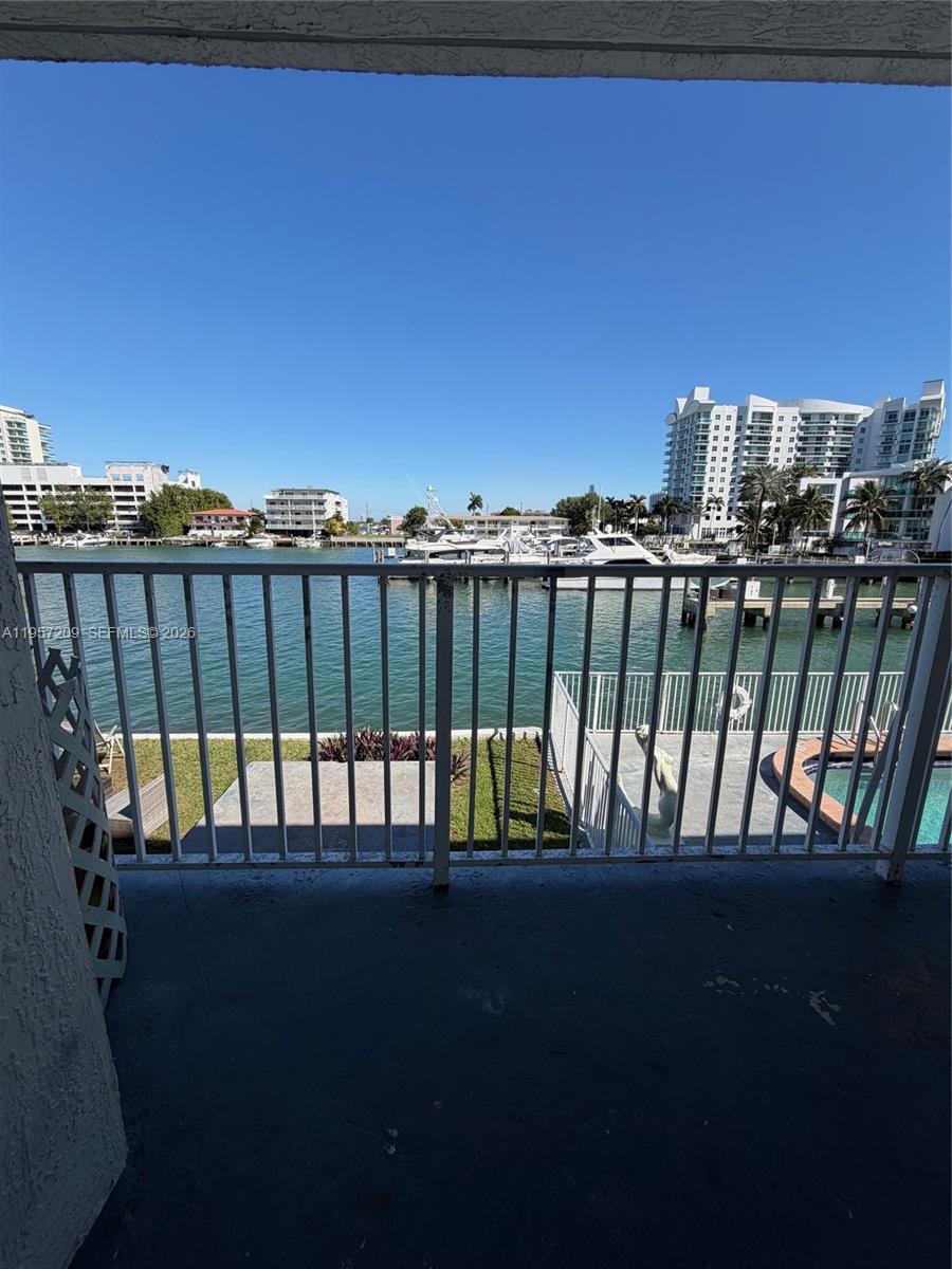 7917 West Dr #19 North Bay Village, FL 33141