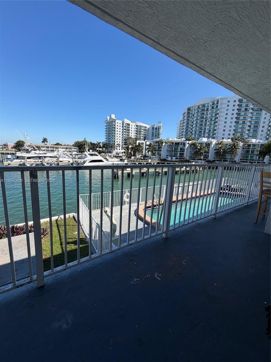 7917 West Dr #19 North Bay Village, FL 33141