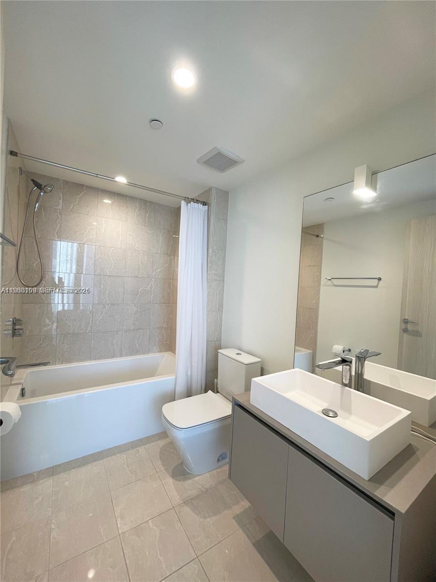 1000 Brickell Plz #4301 Miami, FL 33131