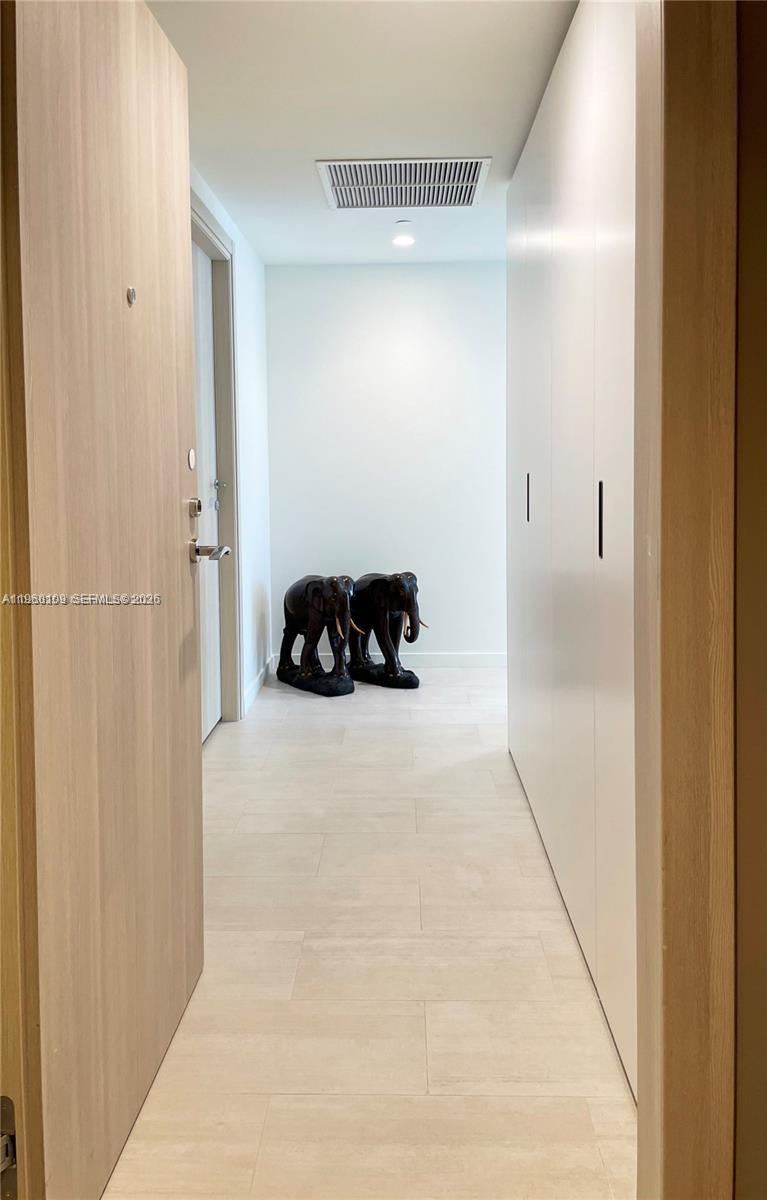 1000 Brickell Plz #4301 Miami, FL 33131