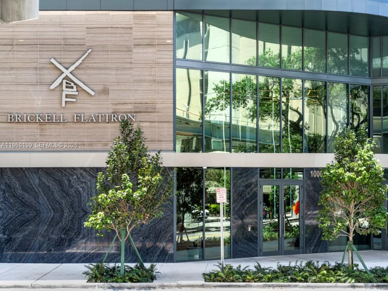1000 Brickell Plz #4301 Miami, FL 33131