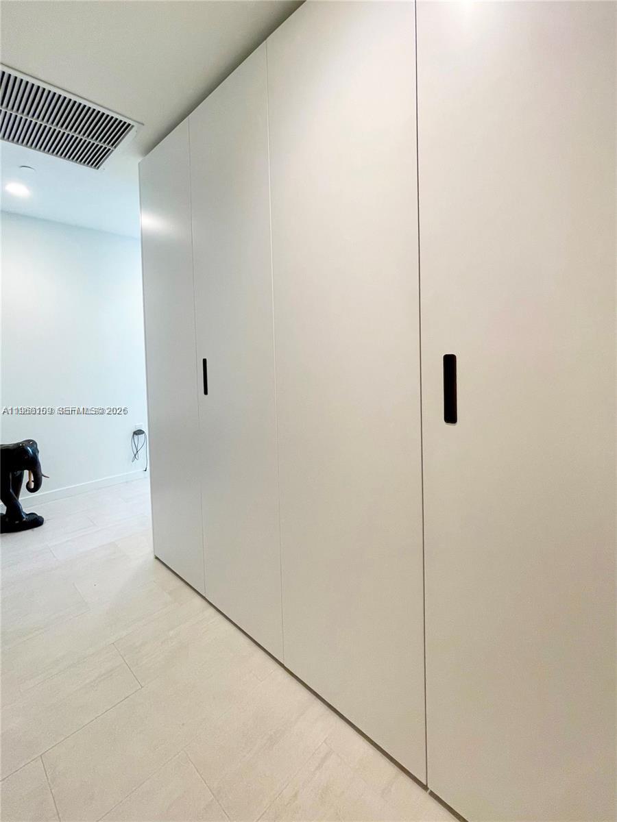 1000 Brickell Plz #4301 Miami, FL 33131